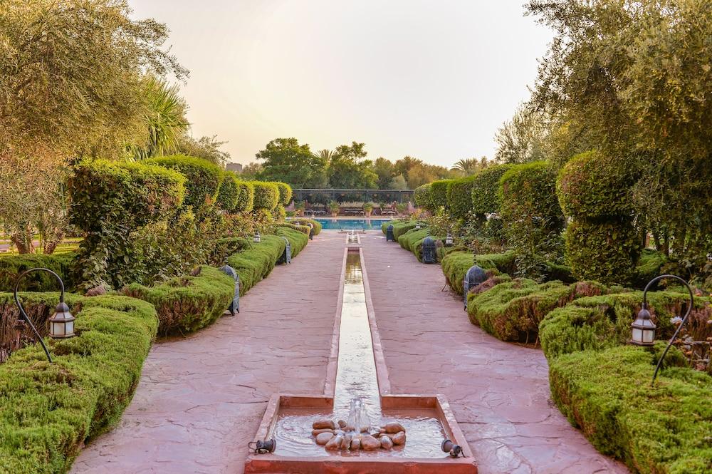 Les Jardins De Zyriab Bed & Breakfast Ait Hamid Exterior photo